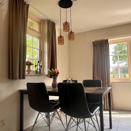 Holiday home Vakantiewoning Uutbloazen