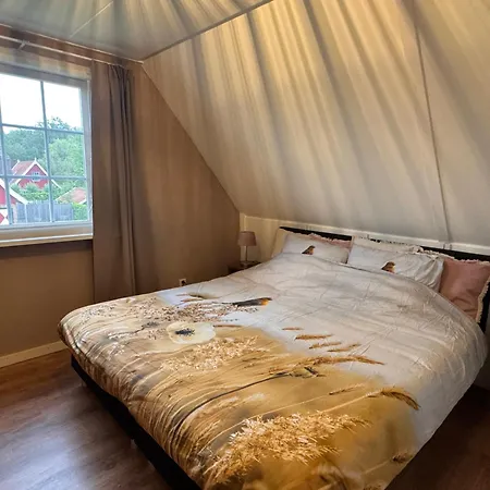 Holiday home Vakantiewoning Uutbloazen